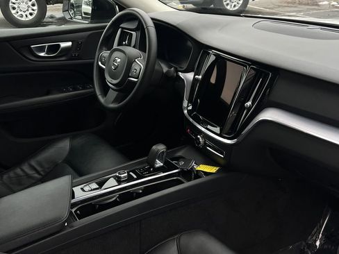 Used 2024 Volvo S60 B5 Core image 11
