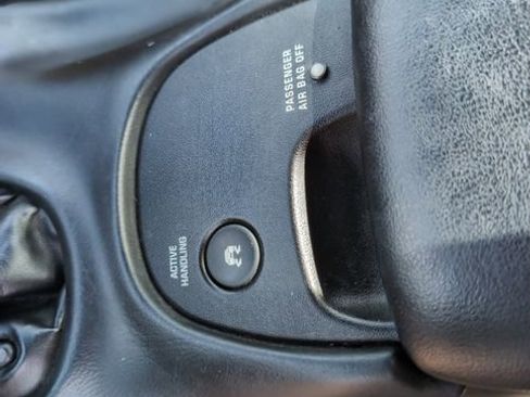 Used 2004 Chevrolet Corvette Coupe w/ Roof Package image 23