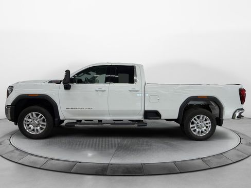 Used 2024 GMC Sierra 2500 SLE w/ SLE Convenience Package image 3
