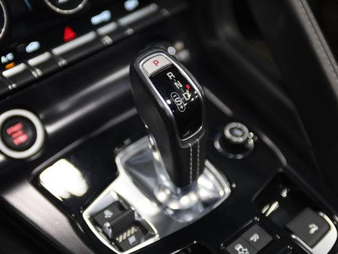 Used 2018 Jaguar F-TYPE 400 Sport AWD/4WD image 31