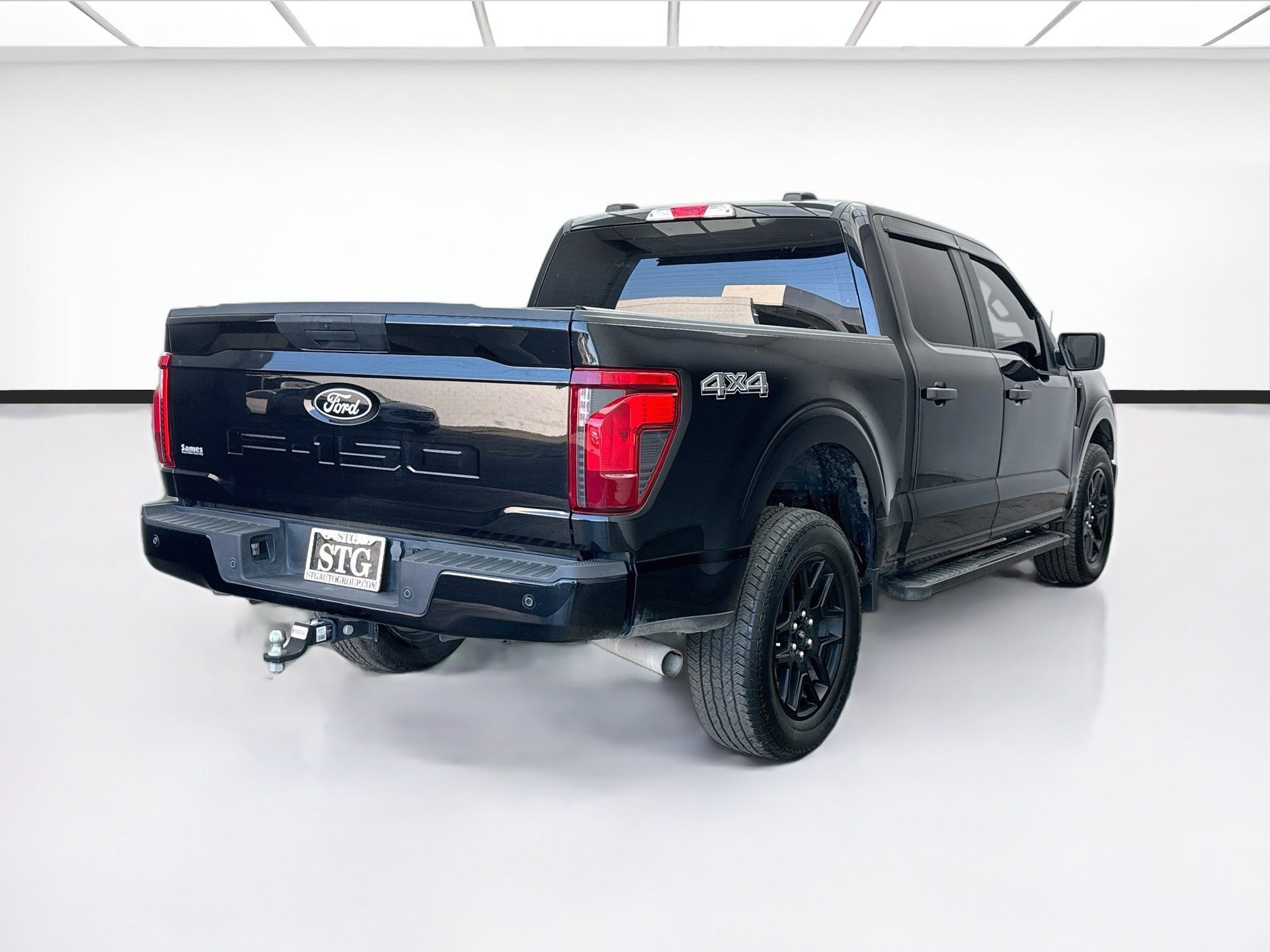 Used 2025 Ford F150 STX w/ STX Black Appearance Package AWD/4WD image 4