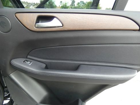 Used 2016 Mercedes-Benz GLE 350 w/ Premium Package image 41