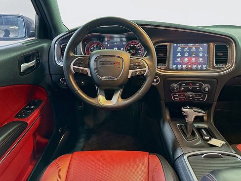 Used 2017 Dodge Charger SXT w/ Premium Group image 23