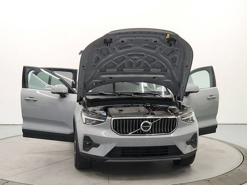 Used 2024 Volvo XC40 B5 Plus AWD/4WD image 10
