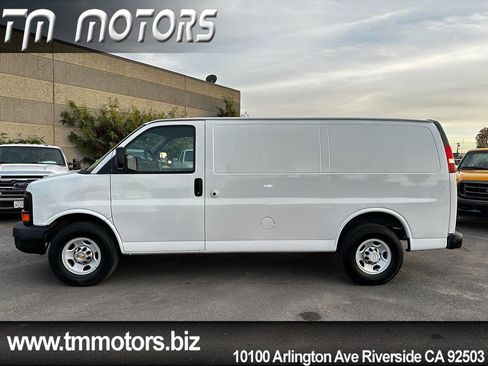 Used 2007 Chevrolet Express 2500 image 3