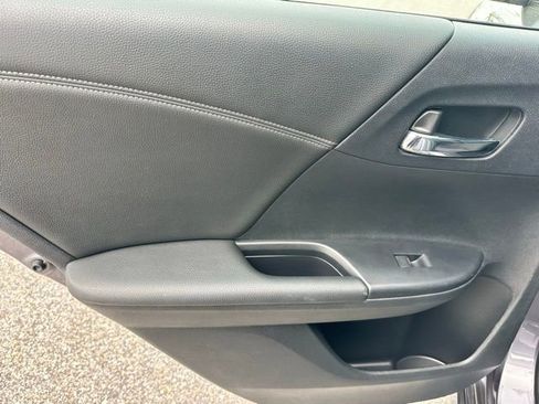 Used 2016 Honda Accord Sport image 20