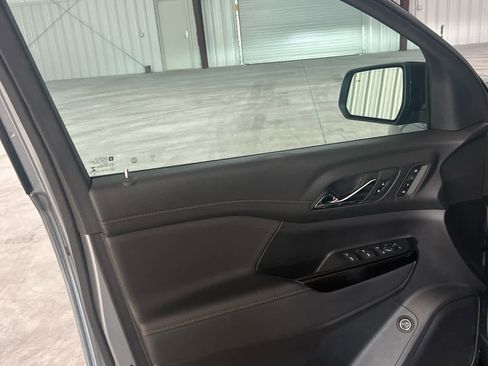 Used 2023 GMC Acadia AT4 w/ Technology Package image 9