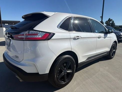 Used 2019 Ford Edge SEL w/ Equipment Group 201A FWD image 2