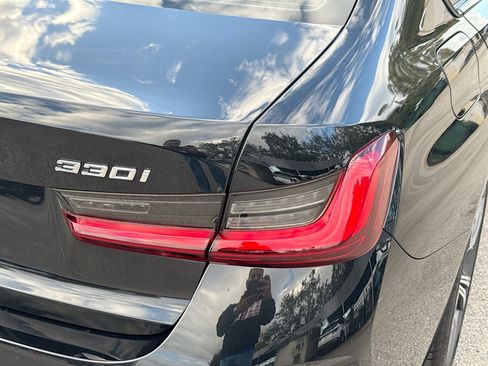 Used 2023 BMW 330i Sedan w/ Premium Package image 29