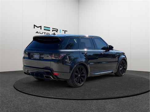 Used 2019 Land Rover Range Rover Sport HST image 9