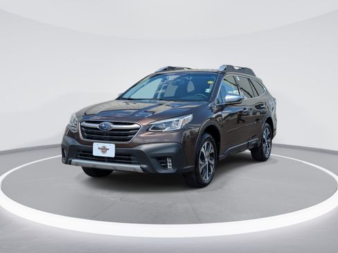 Used 2021 Subaru Outback Touring XT AWD/4WD image 3