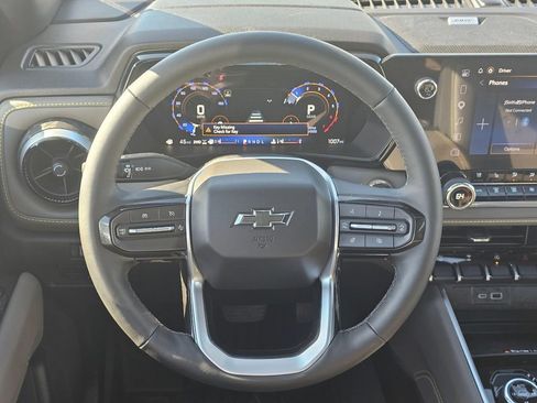 Used 2025 Chevrolet Colorado ZR2 w/ Technology Package AWD/4WD image 19