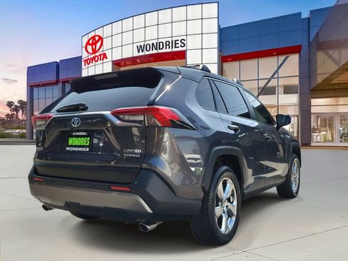 Used 2021 Toyota RAV4 Limited image 4