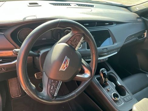 Used 2021 Cadillac XT4 Sport w/ Sun And Sound Package AWD/4WD image 10