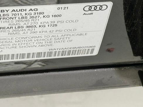 Used 2021 Audi e-tron Prestige w/ Prestige Package image 24