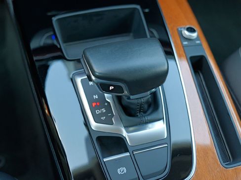 Certified 2022 Audi Q5 2.0T Premium w/ Convenience Package image 18