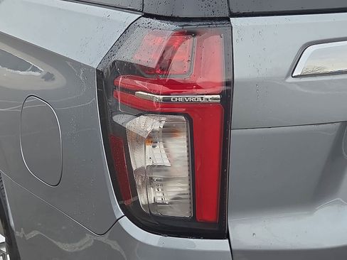 Used 2023 Chevrolet Suburban Premier image 11