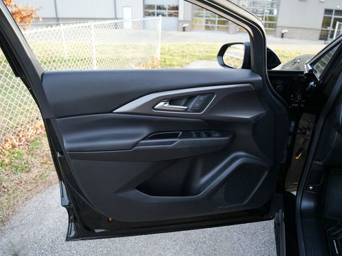 Used 2025 Chevrolet Equinox EV LT image 16