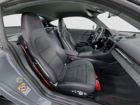 Certified 2025 Porsche 718 Cayman GTS RWD image 24