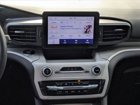 Used 2023 Ford Explorer XLT image 13