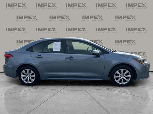 Used 2025 Toyota Corolla LE image 6