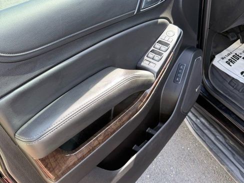 Used 2016 Chevrolet Tahoe LT w/ Luxury Package image 8