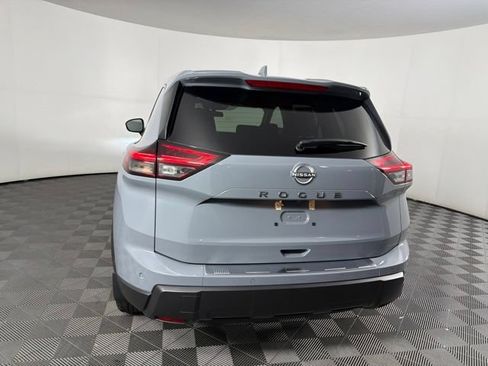 Certified 2026 Nissan Rogue SV FWD image 12