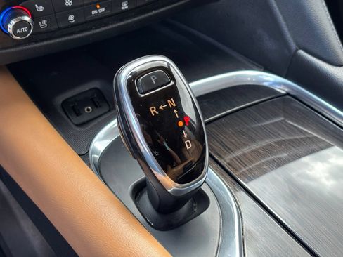 Used 2018 Buick Enclave Premium w/ Experience Buick Package AWD/4WD image 19