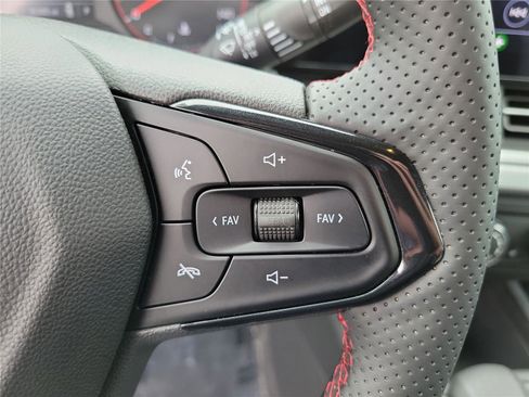 Used 2024 Chevrolet Trax RS w/ Driver Confidence Package FWD image 22