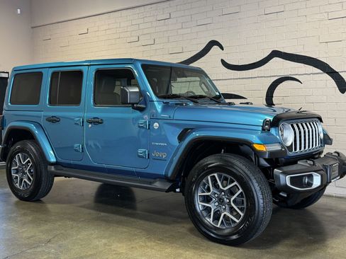 Used 2024 Jeep Wrangler Unlimited Sahara w/ Safety Group AWD/4WD image 3