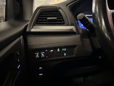 Used 2018 Honda Odyssey EX-L image 16