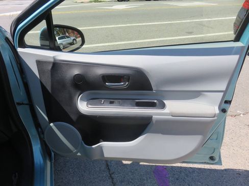Used 2014 Toyota Prius C Four FWD image 23