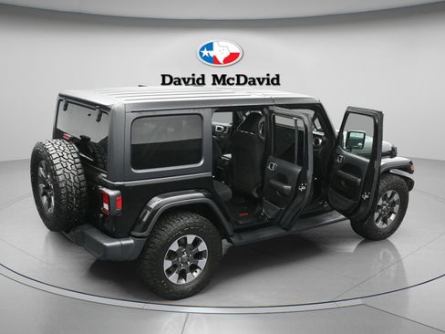 Used 2018 Jeep Wrangler Unlimited Sahara AWD/4WD image 45