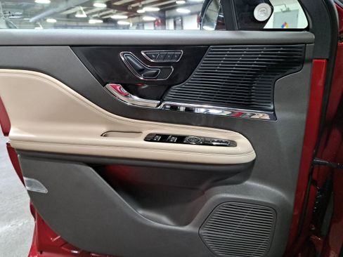 Used 2022 Lincoln Corsair Reserve w/ Equipment Group 201A image 28