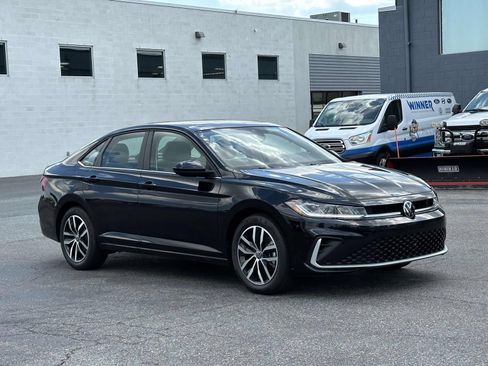 New 2026 Volkswagen Jetta SE FWD image 8