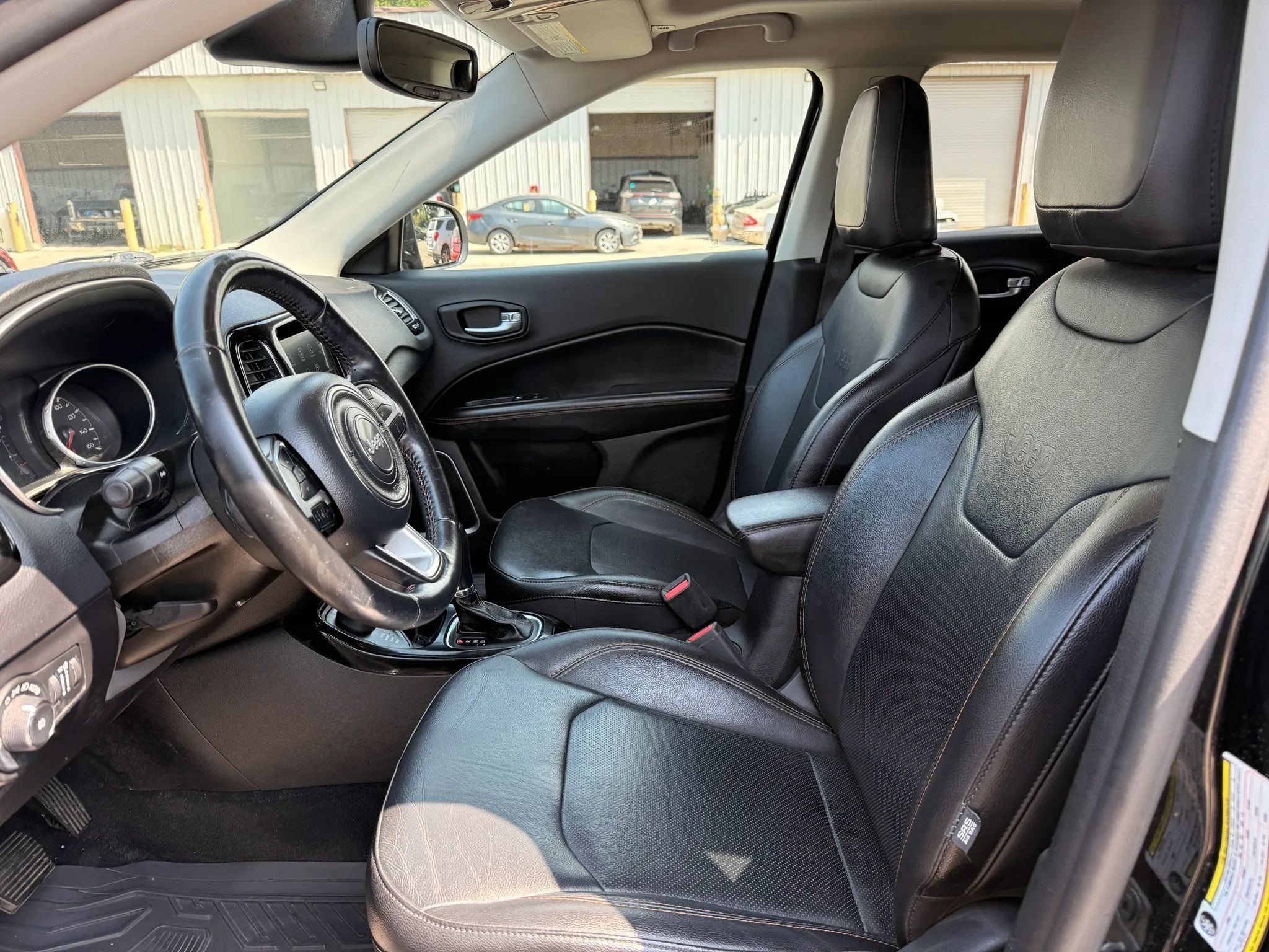 Used 2019 Jeep Compass Limited AWD/4WD image 2