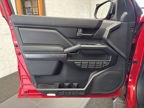 Certified 2025 Toyota 4Runner TRD Off-Road image 38