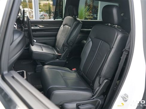 Used 2022 Jeep Wagoneer Series III w/ Convenience Group I AWD/4WD image 32