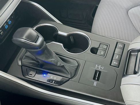 Used 2022 Toyota Highlander LE image 16