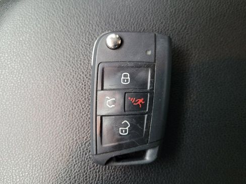 Used 2025 Volkswagen Jetta S image 32