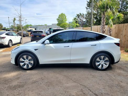 Used 2021 Tesla Model Y Long Range image 6