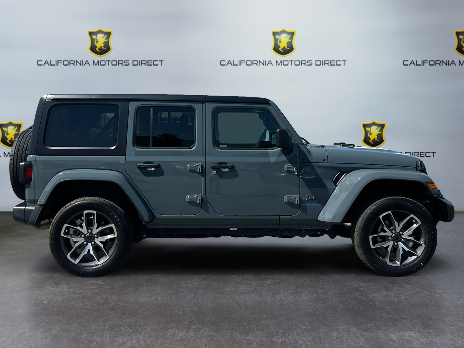 Used 2024 Jeep Wrangler Unlimited AWD/4WD image 6