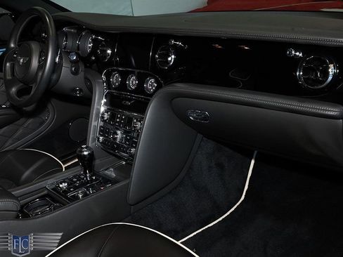 Used 2013 Bentley Mulsanne RWD image 31