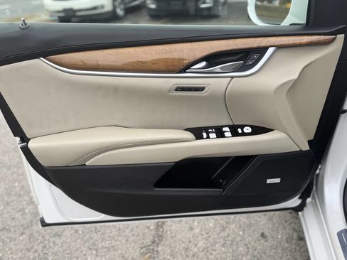 Used 2018 Cadillac XTS Luxury image 9