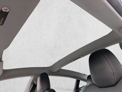 Used 2018 Tesla Model 3 Long Range image 13