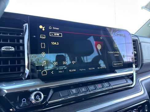 Used 2024 GMC Sierra 2500 SLT image 13