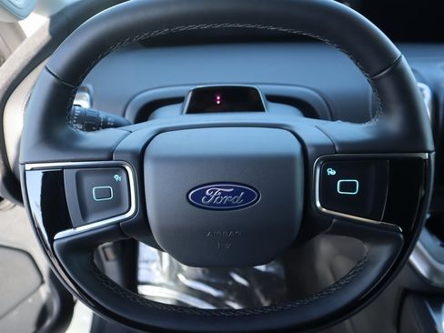 New 2025 Ford Expedition Platinum w/ Driver's Package image 3