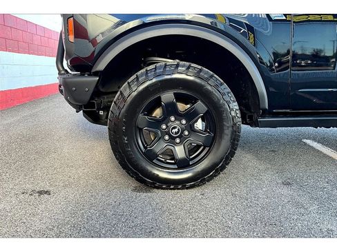 Used 2024 Ford Bronco Black Diamond image 9