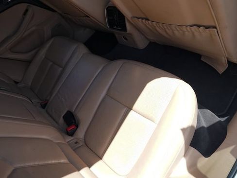 Used 2020 Porsche Macan AWD/4WD image 16