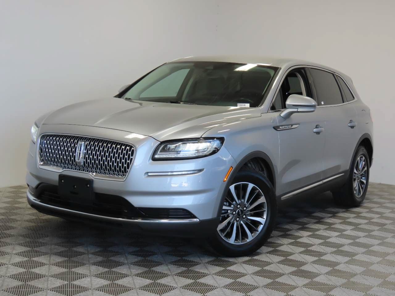 Used 2022 Lincoln Nautilus FWD w/ Premium Package image 1